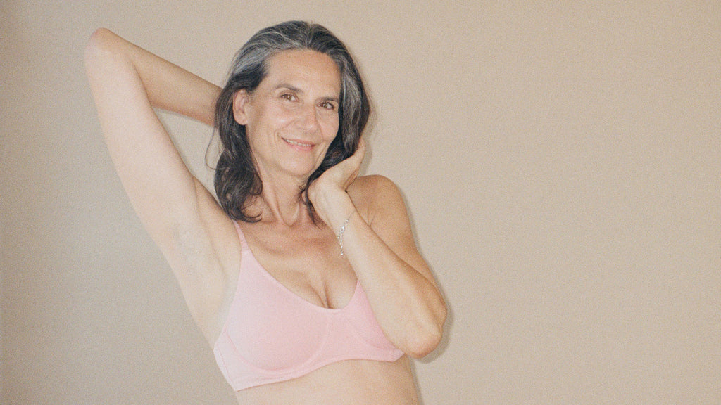 Monica wears the Organic Underwire Bra in Rose. 