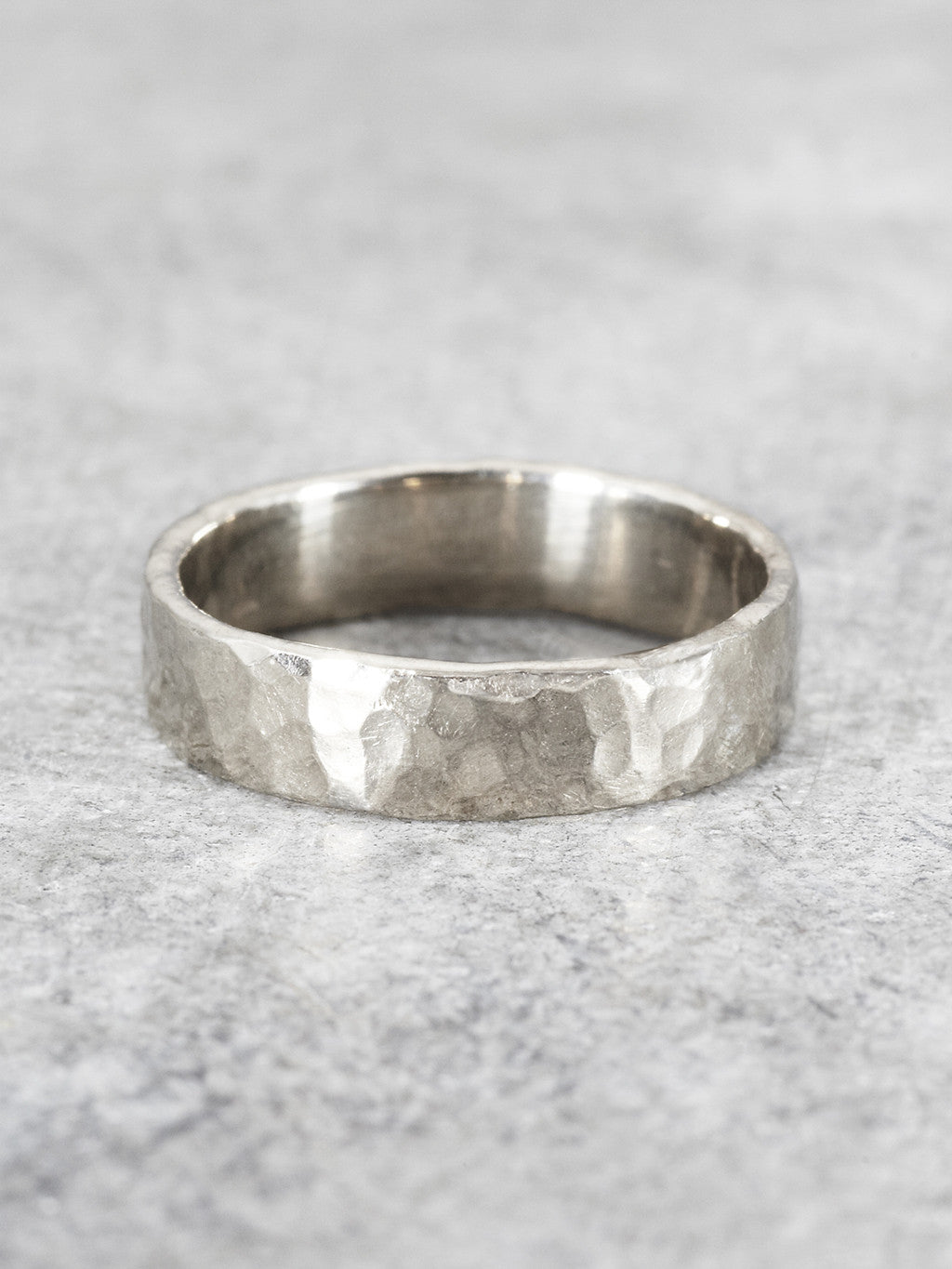 Mens Organic Hammered Band | LUNESSA