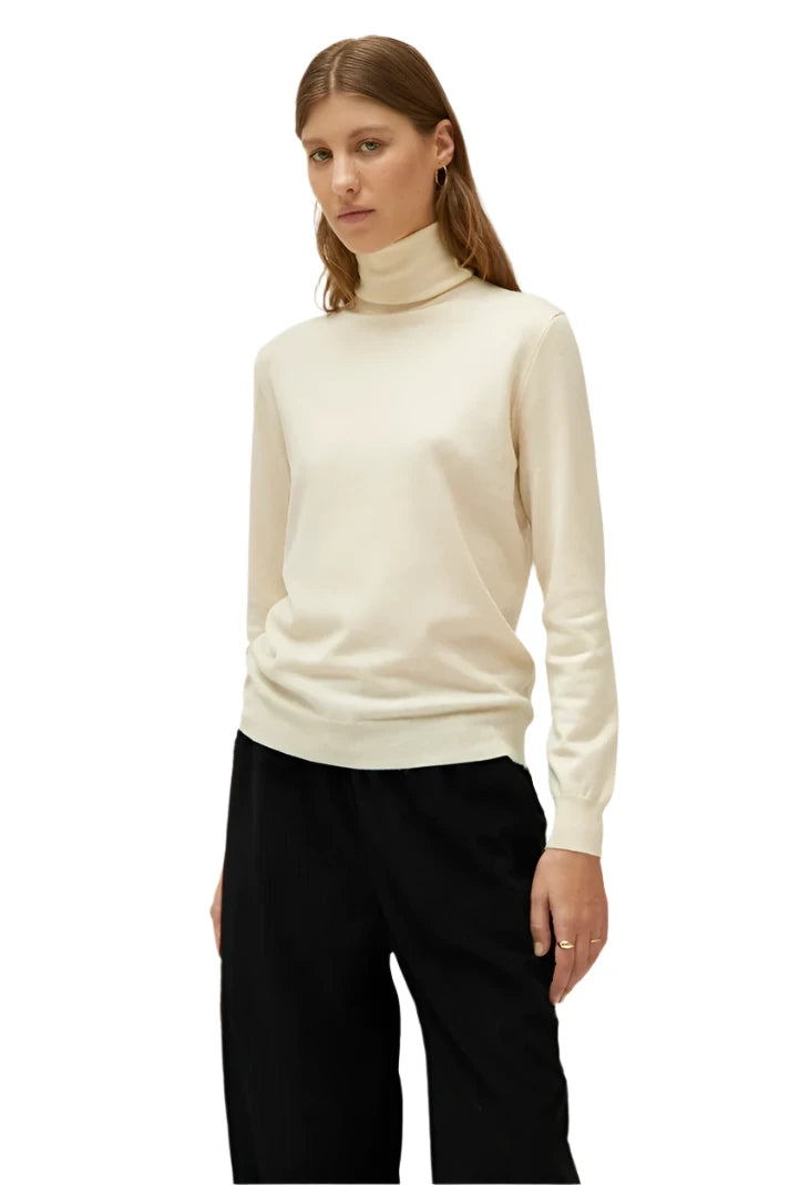 Compania Fantastica White Turtleneck Sweater