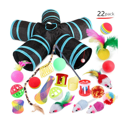 A selection of 22 cat toys including a tunnel, toy mice and plush toys plus others