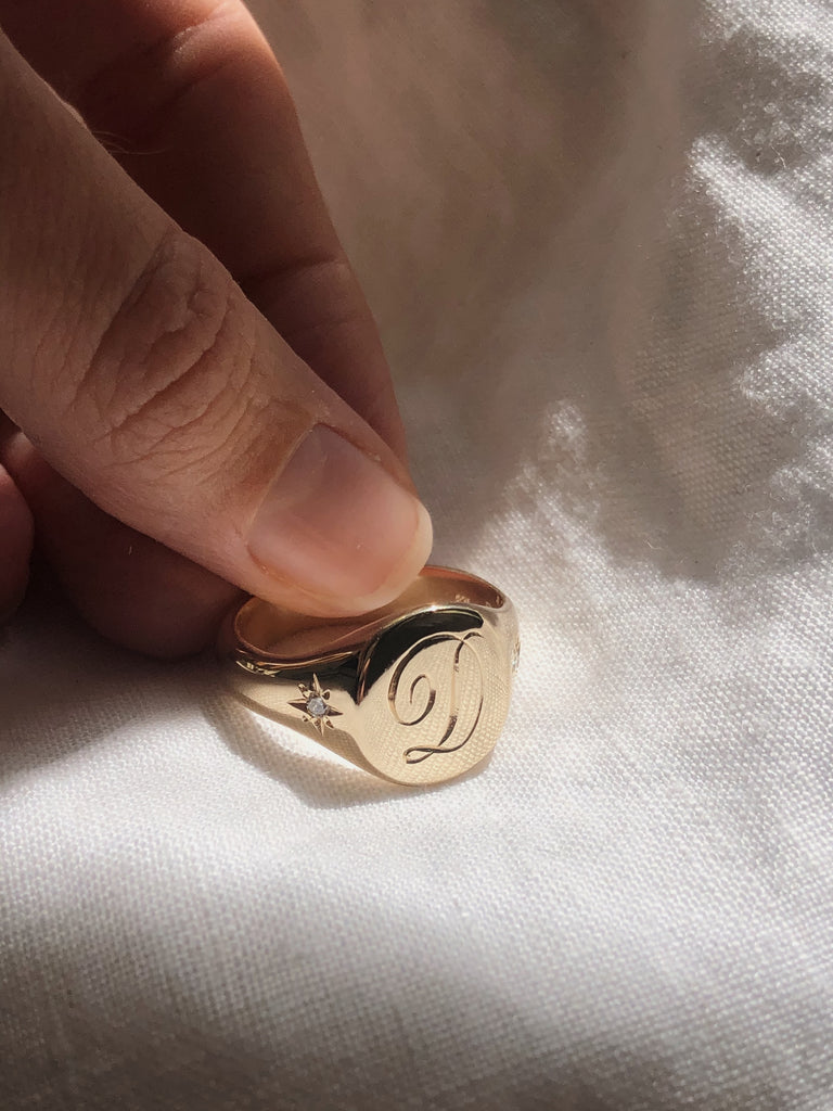 RUUSK Classic Signet Ring with engraving