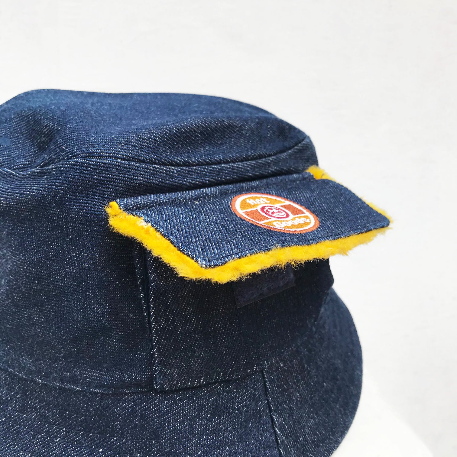 LEVI'S FLAT ERIC 'FLAT GOODS' 00'S BUCKET HAT – Temple of Nostalgia