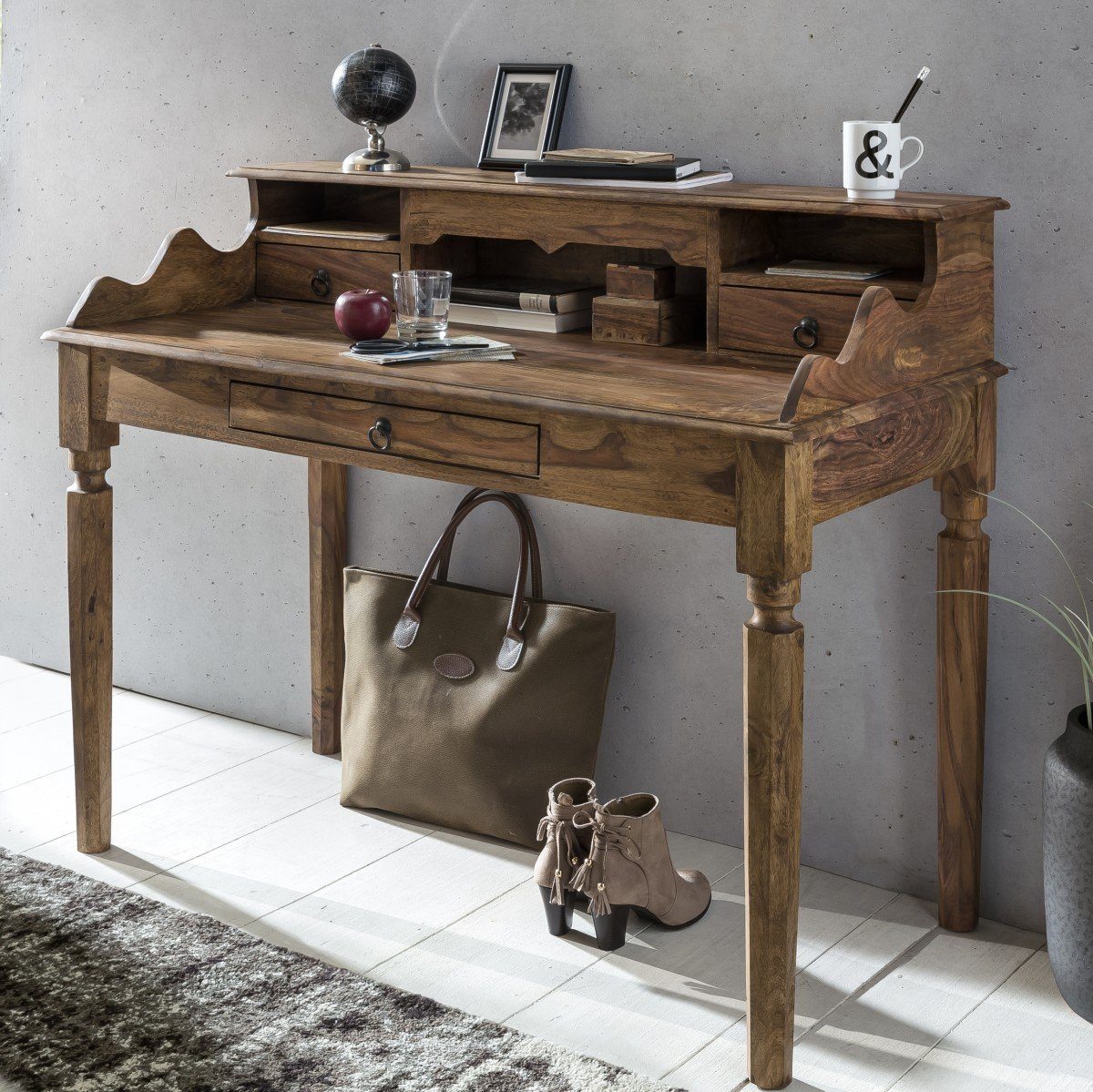 Writing table. Vintage write Table. Dirty study Table. Sekretär 