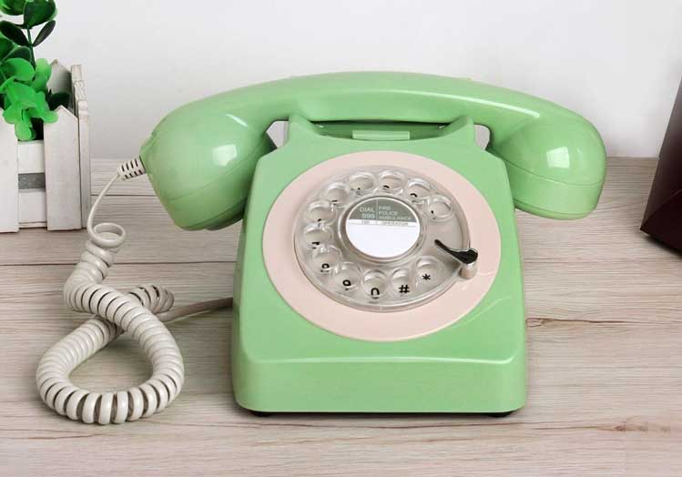 Téléphone vintage vert à cadran