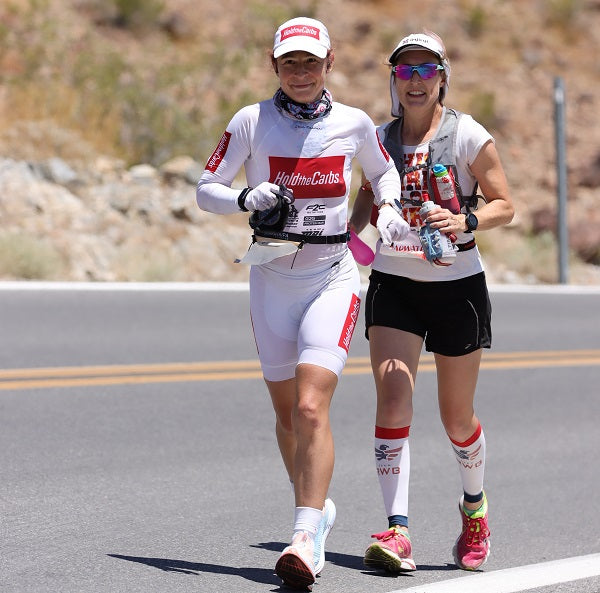 All white look Badwater 135 Viktoria Brown