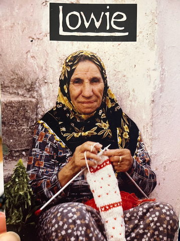 turkish woman knitting socks
