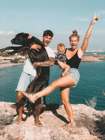 Spanien Vanlife Sol and Pepper Solly Strand Aussicht Vanlife Reisen mit Hund