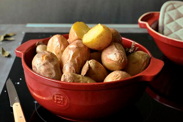 roasted potatoes with the potato pot