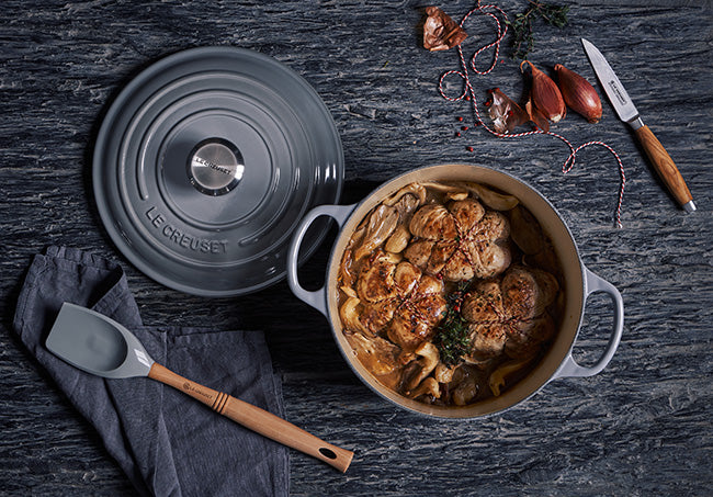 Le Creuset Cast Iron Round Skillet - Claudia&Julia