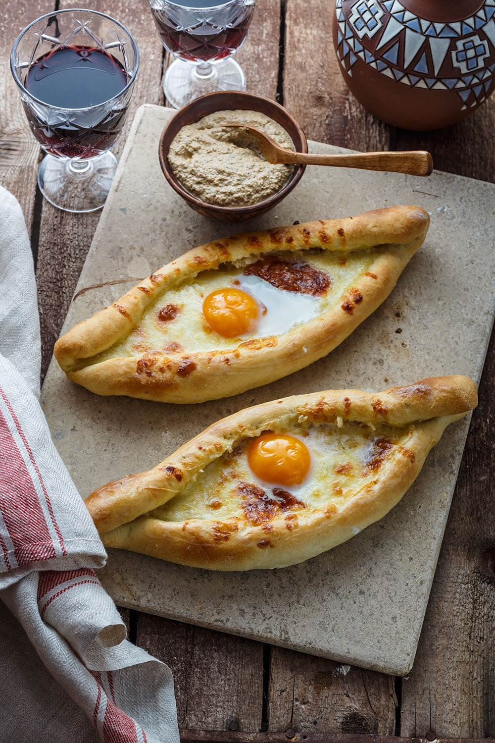 Recipe for bread boats with cheese and egg