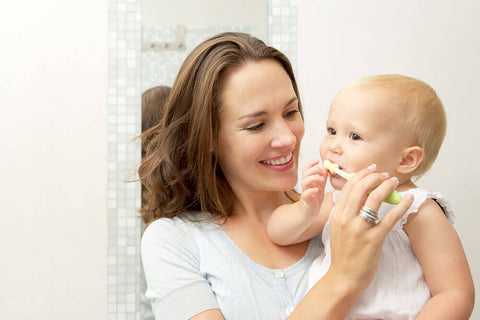 Helpful tips for baby toothbrushing
