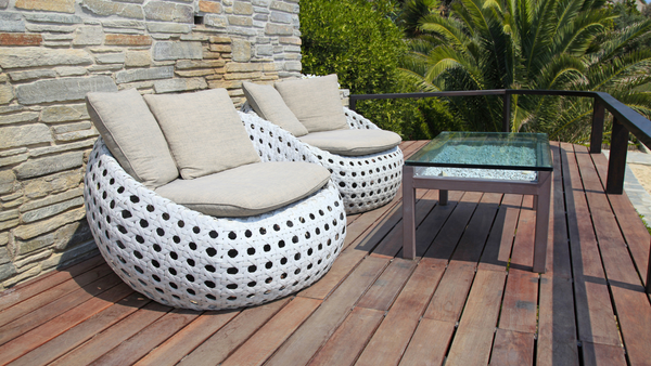 outdoor furniture maintanence