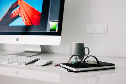 apple screen on desk