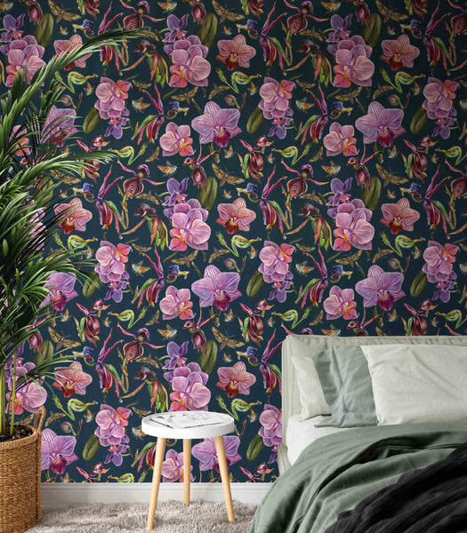 Floral Wallpaper in a bedroom