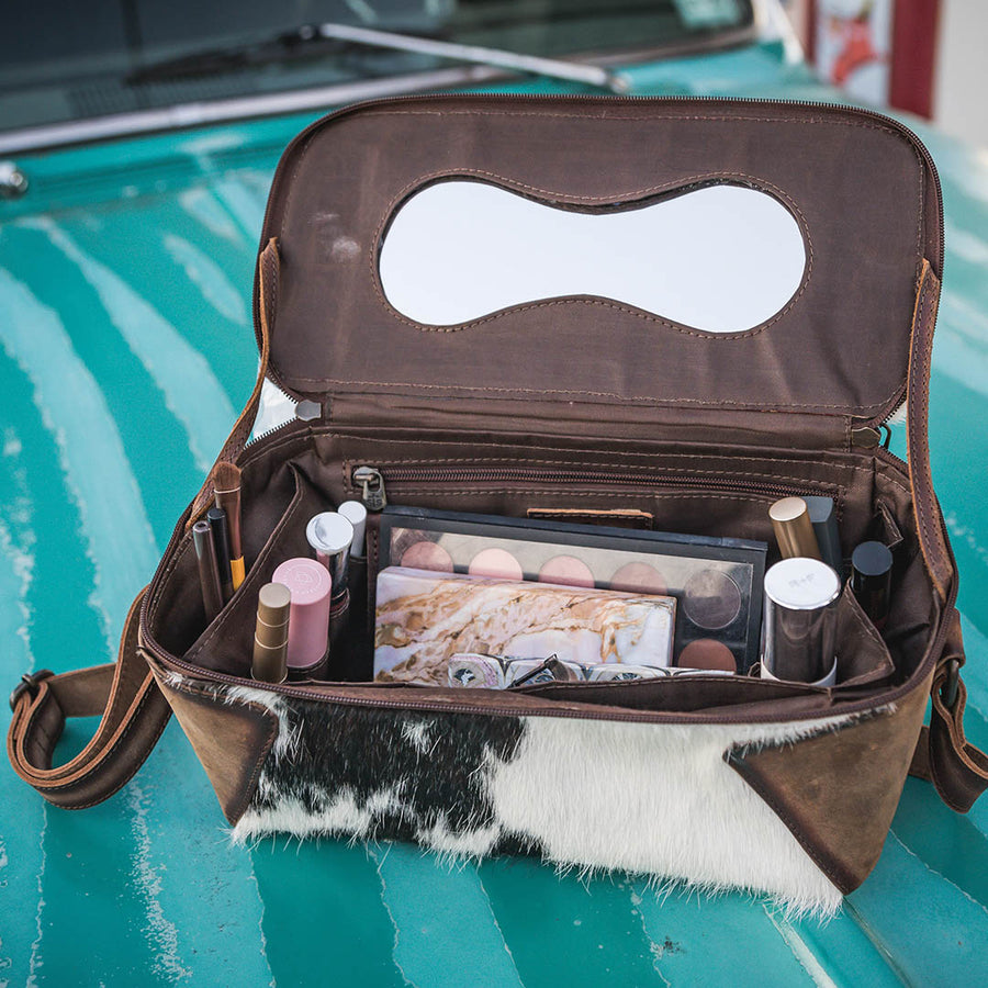 Crazy House Western Wear - 🌵These STS Ranchwear bags are sooooo cute!🌵 We  have tote bags, organizers, and cosmetic bags! Come grab you one (or maybe  the set😜) while they last!