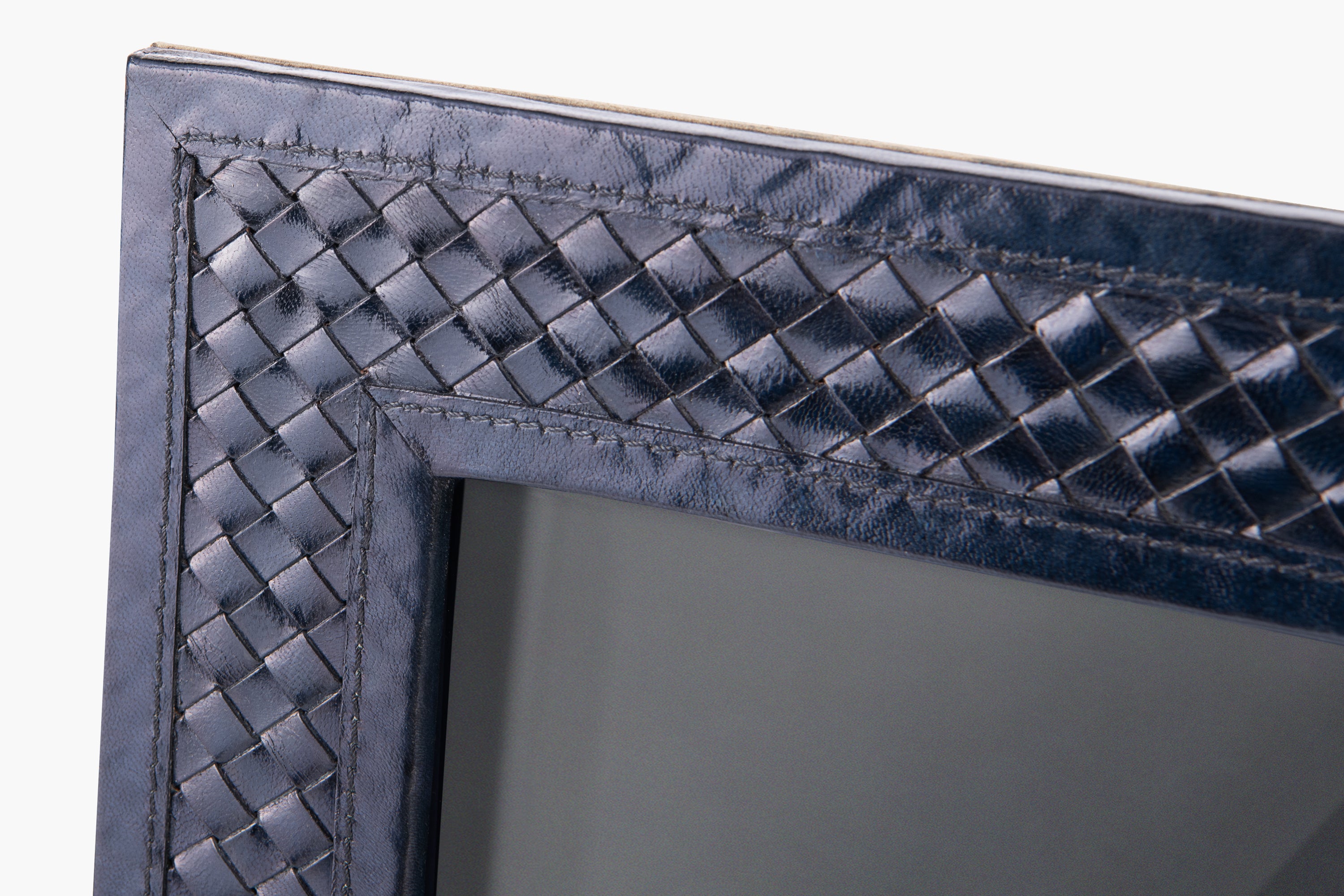 Clarion Woven Picture Frame - thumbnail 3