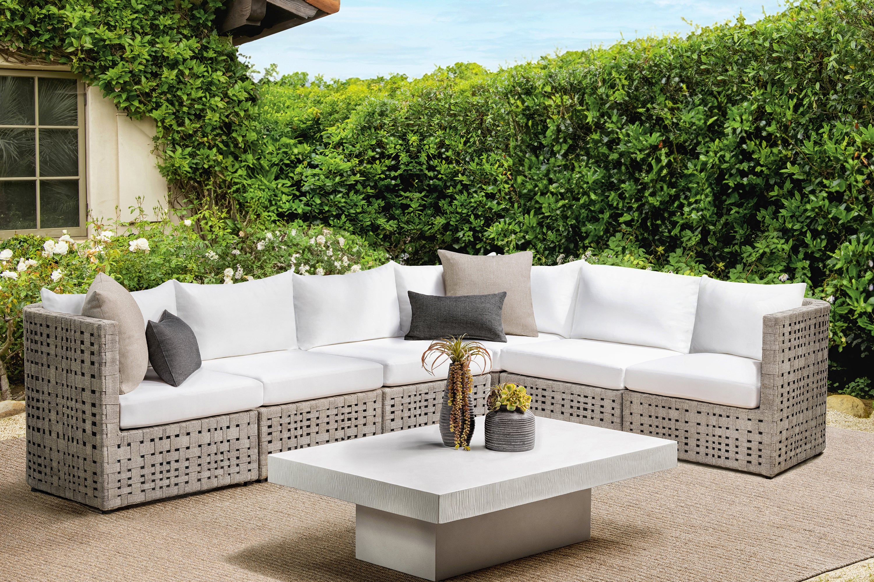 Coro Curved Sectional - thumbnail 7
