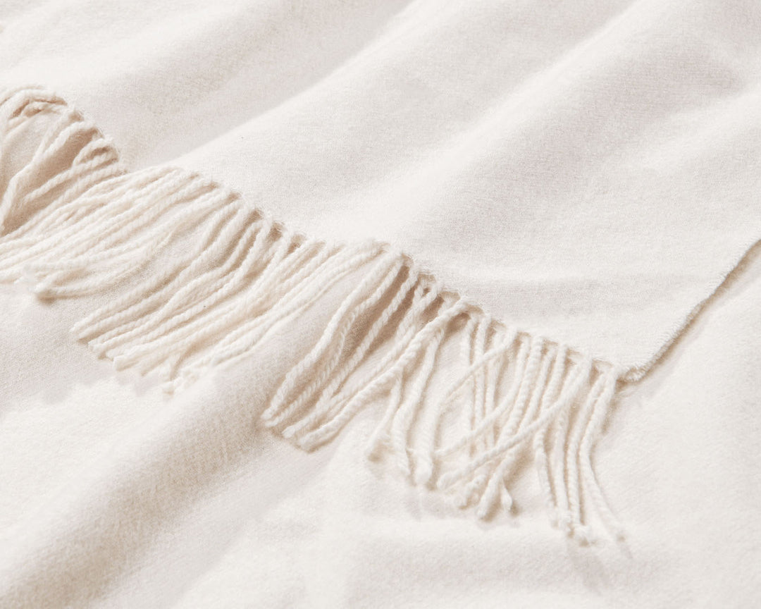 Cashmere Oversized Throw - Ivory - thumbnail 3