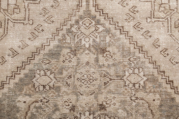 MALAYIR RUG, WEST PERSIA, 3'8" x 16'6" - thumbnail 4