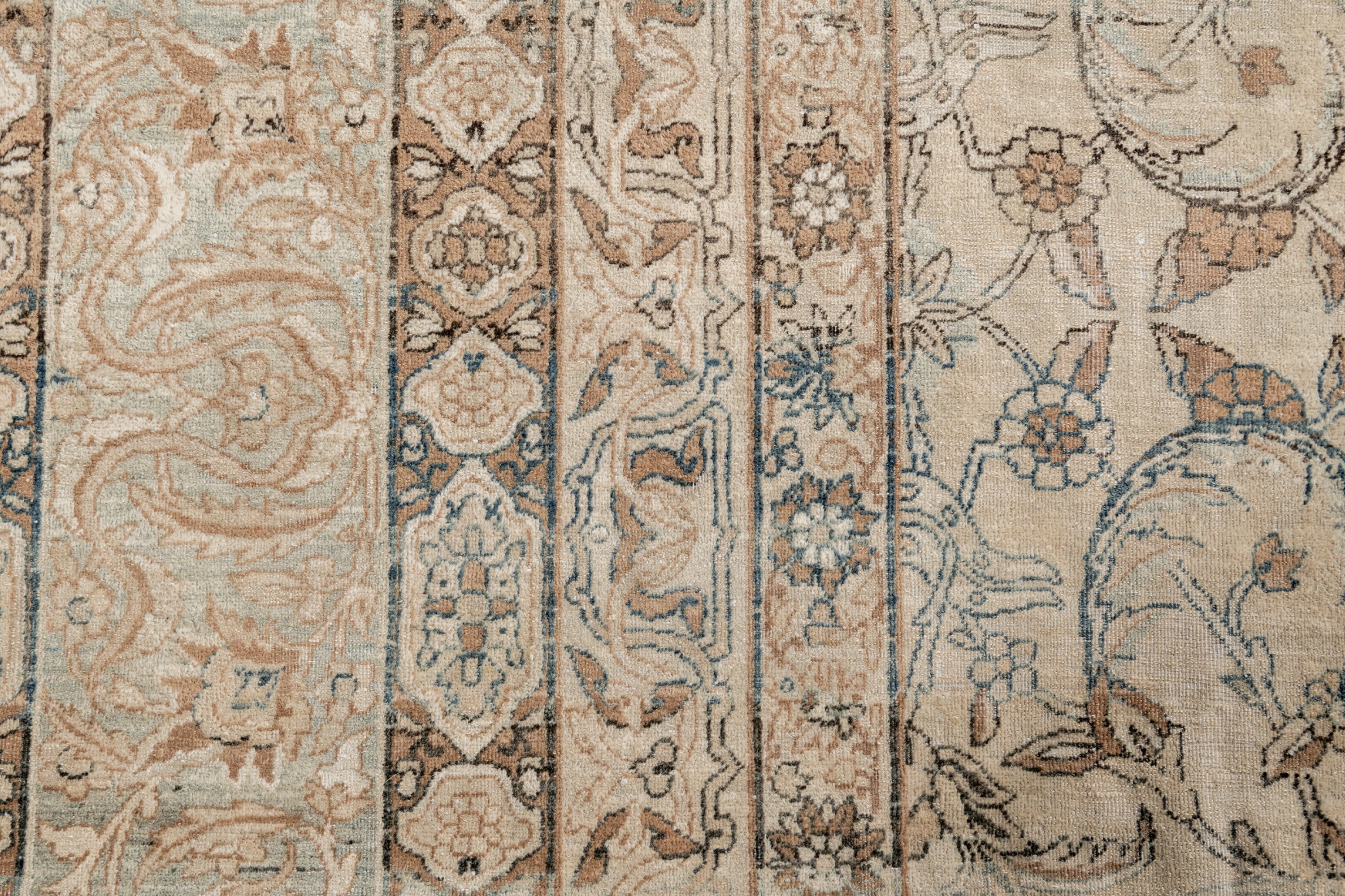 KERMAN RUG, AR31066/6817, SOUTH EAST PERSIA, 13'2" X 18'6" - thumbnail 9