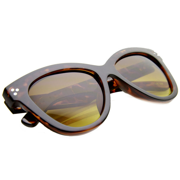 Woman's Elegant Retro Sharp Cat Eye Frame Sunglasses - zeroUV