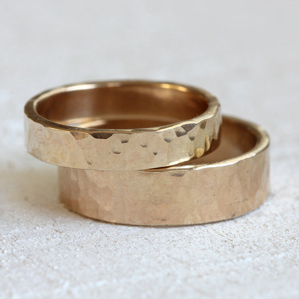 14k gold hammered ring wedding set – Praxis Jewelry