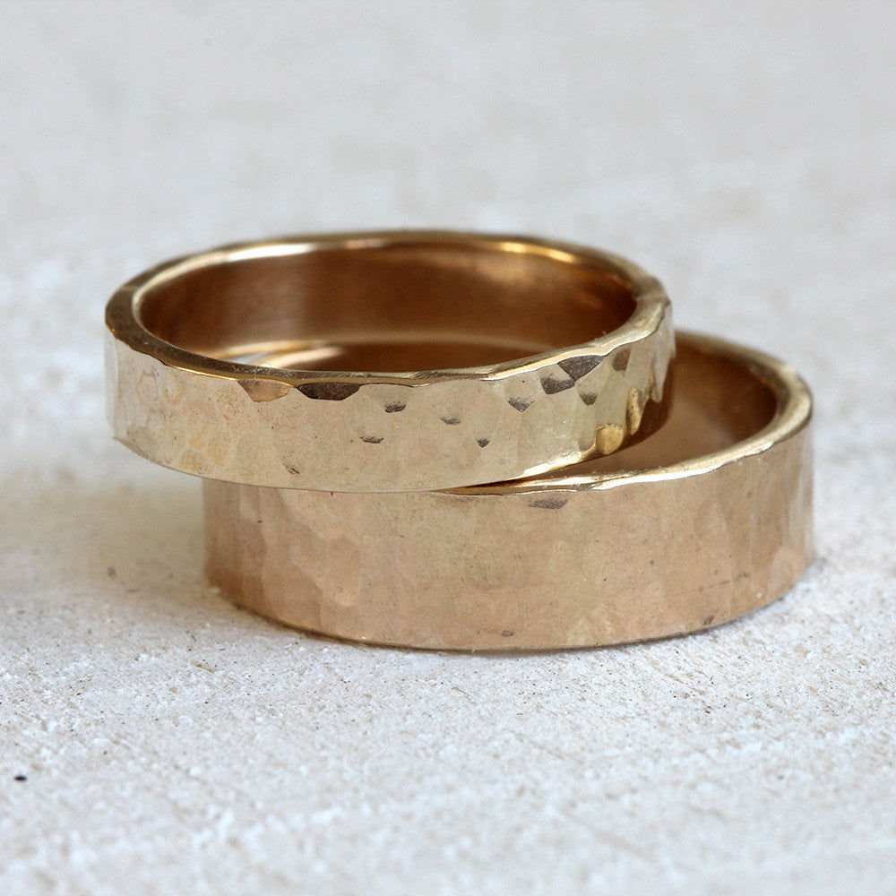 14k gold hammered ring wedding set – Praxis Jewelry