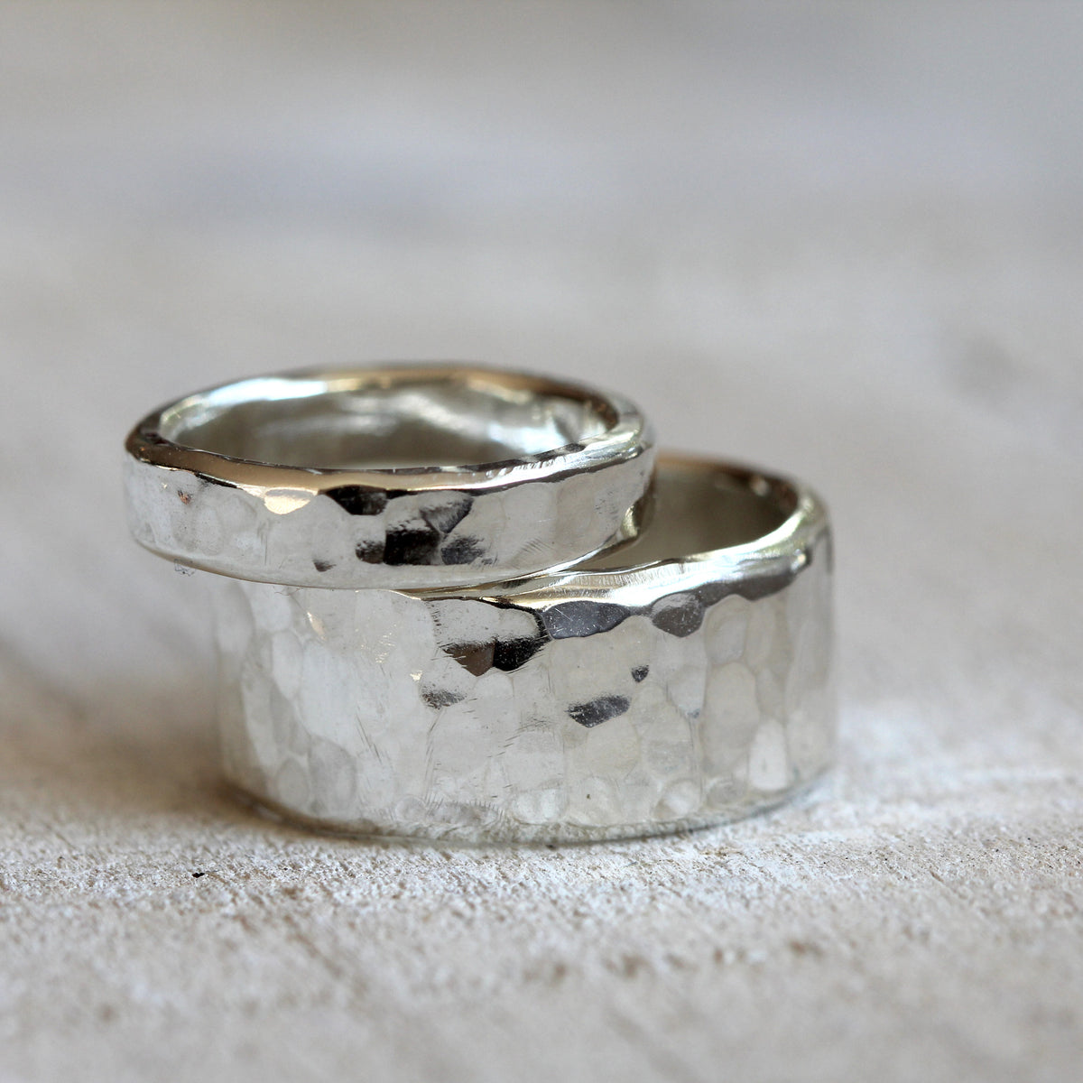 Sterling silver hammered rings wedding ring set Praxis
