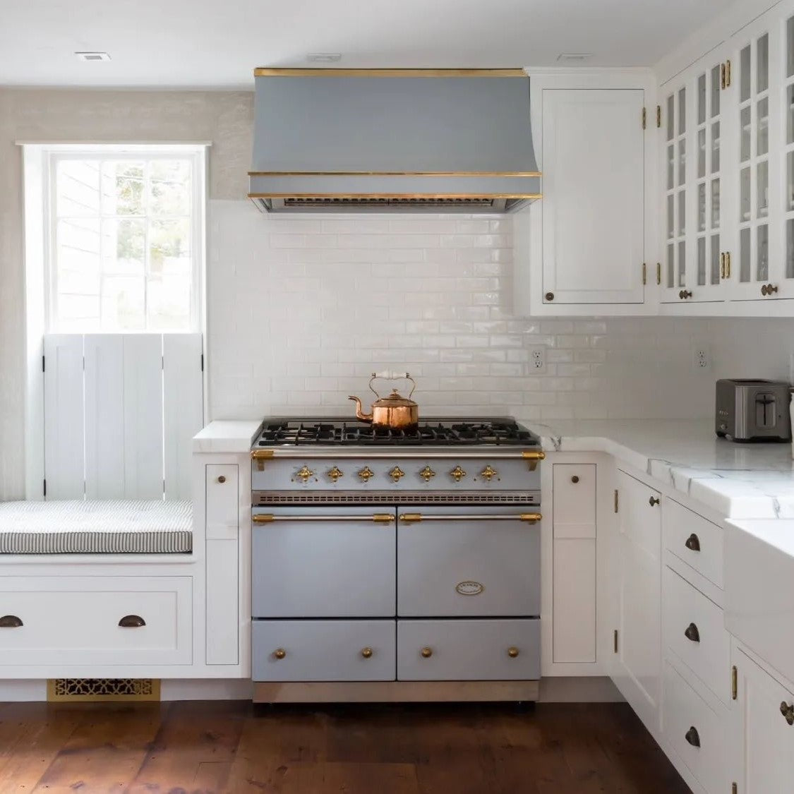 Lacanche range cooker baby blue in a kitchen