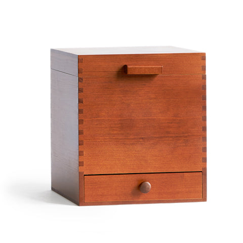 https://cdn.shopify.com/s/files/1/0194/5843/products/Classiky_Tsuga_Wood_Vanity_Box_Featured_grande.jpg?v=1574705533