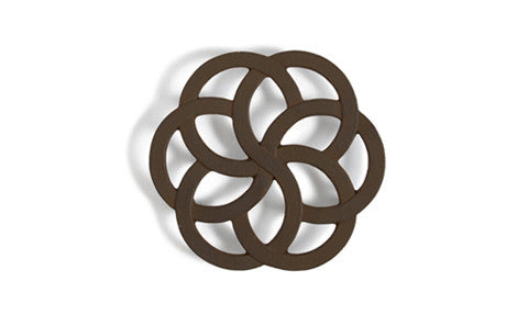 https://cdn.shopify.com/s/files/1/0194/5843/products/Simplicity_Studio_Cast_Iron_Trivet_Featured_grande.jpg?v=1479151275