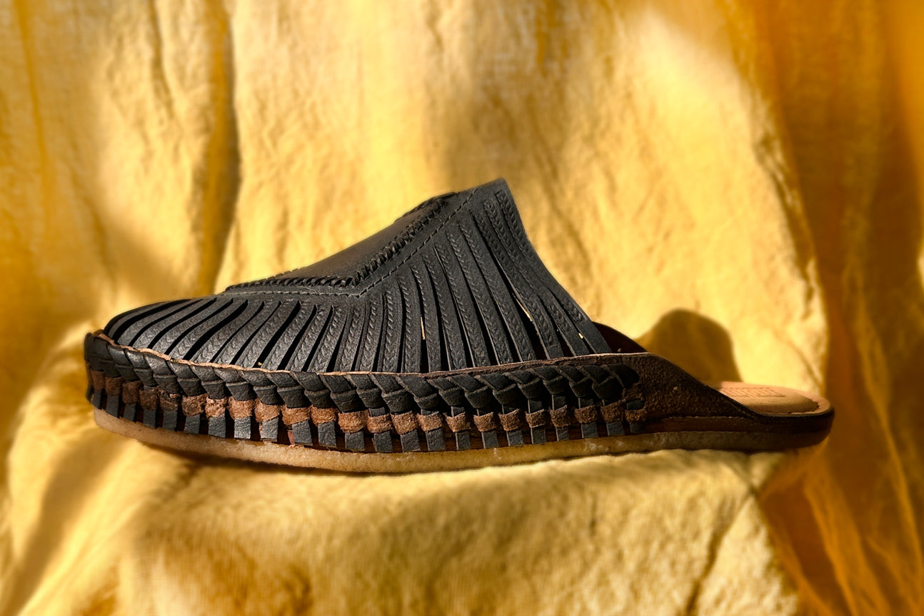 Seconds: Men's Diamond City Slipper in Charcoal