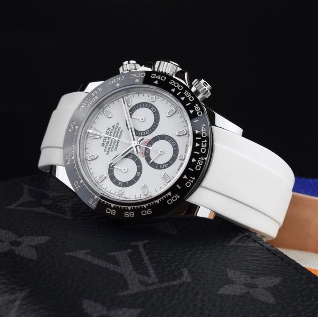 everest band white rubber on a rolex daytona