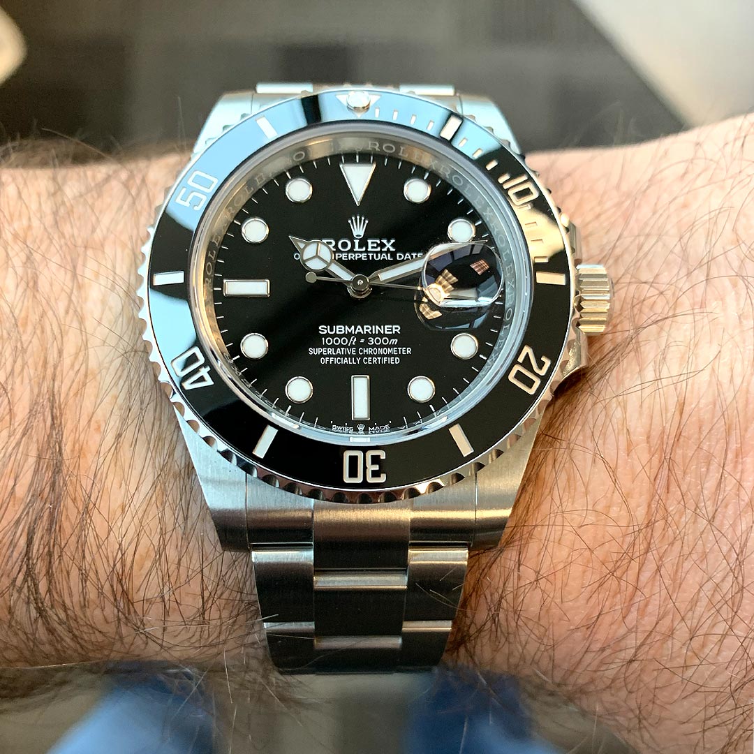 rolex submariner wrist