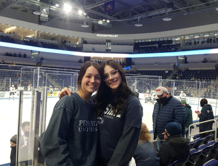 madison_miley-at_hockey_game