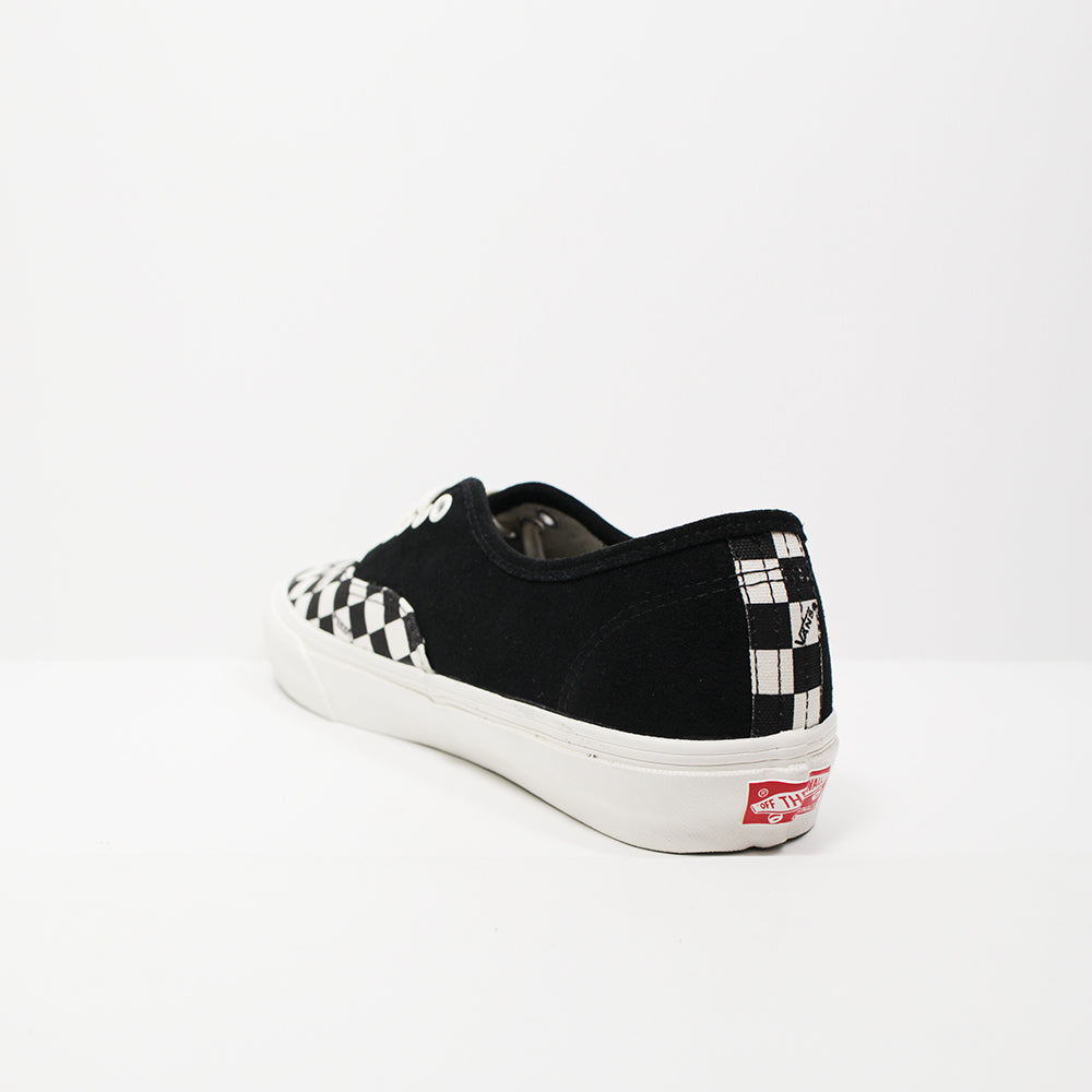 vans authentic lx black suede