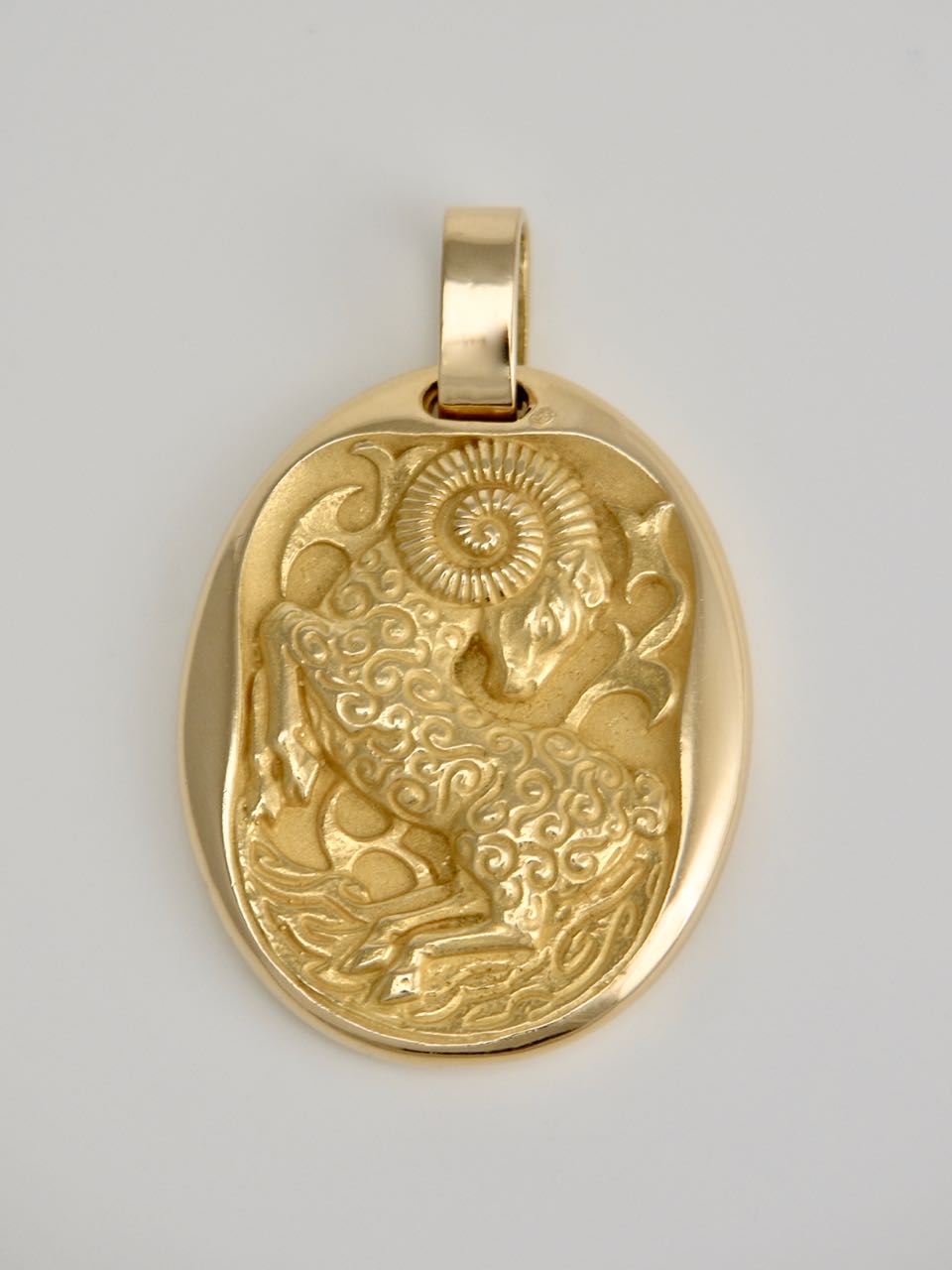Vintage Cartier 18k Gold Zodiac Aries 