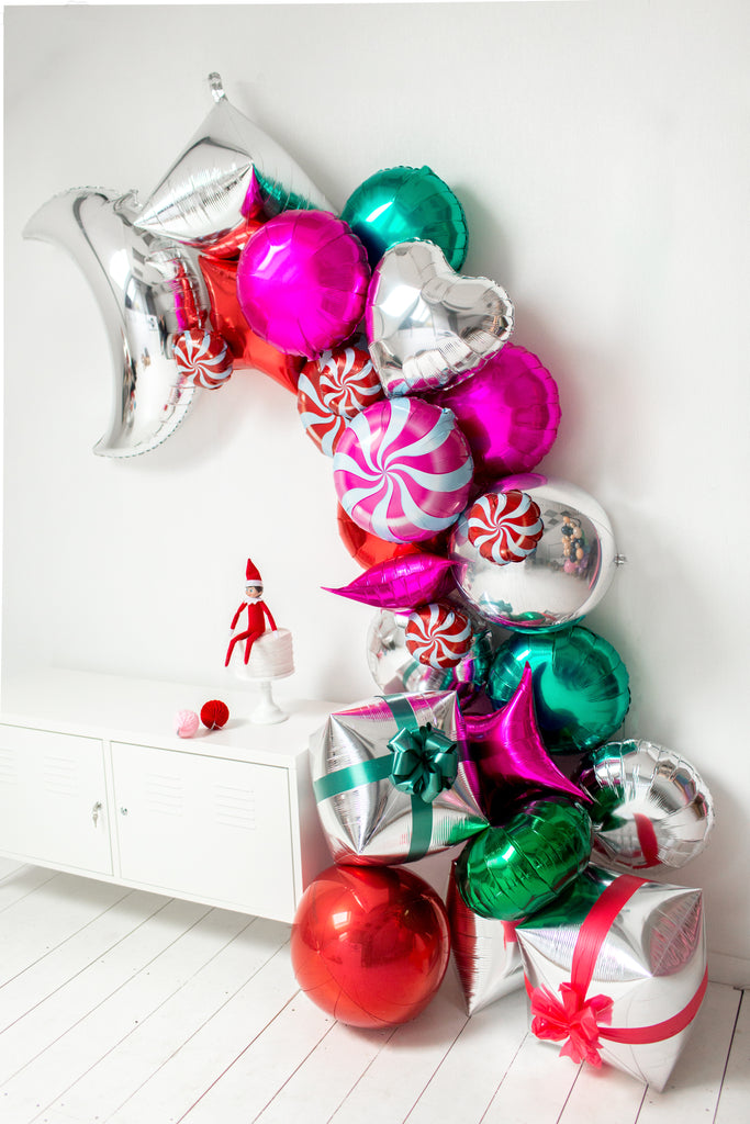 Christmas Balloon Backdrop DIY Tutorial