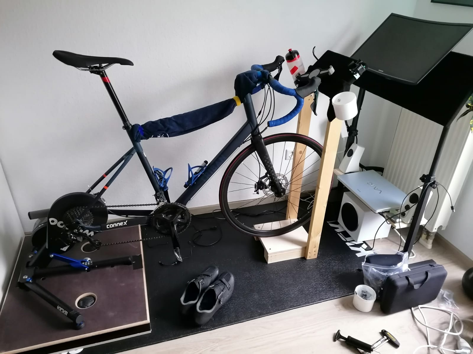 Nur 50€: Unser Zwift Tisch zum selber bauen!