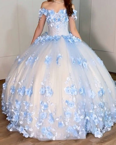 Vestidos de quinceañera azul claro con hombros descubiertos