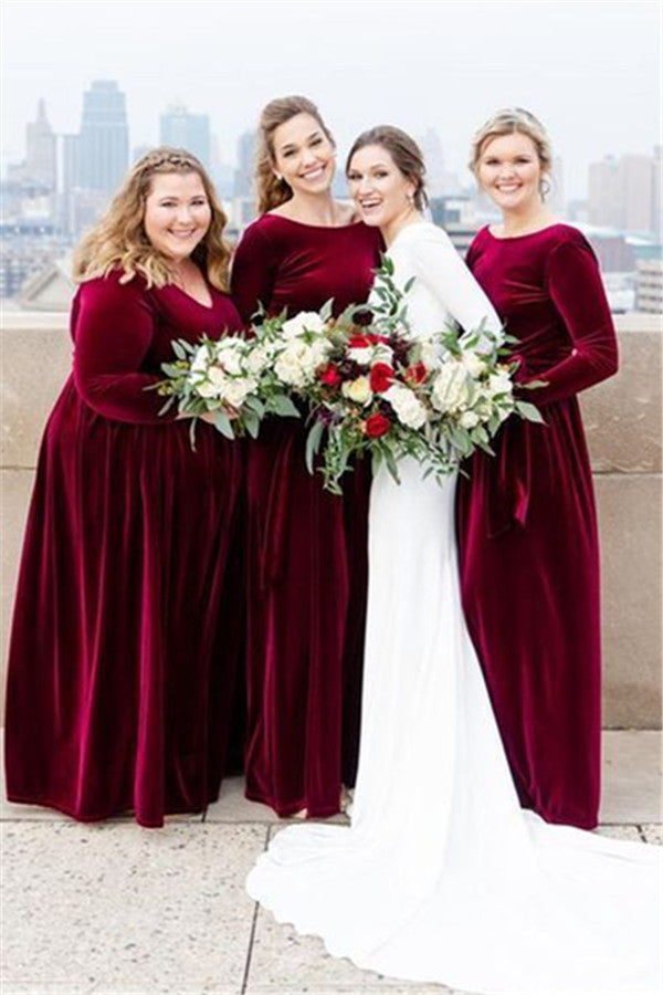 Vestidos de dama de honor de terciopelo burdeos con mangas