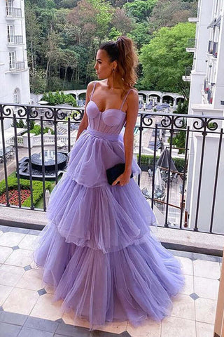 2024 vestido formal largo morado con gradas