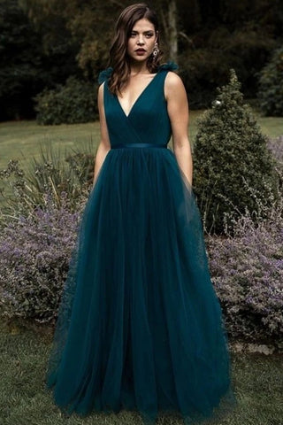 Vestidos de invitados de boda esmeralda con cuello en V 2024