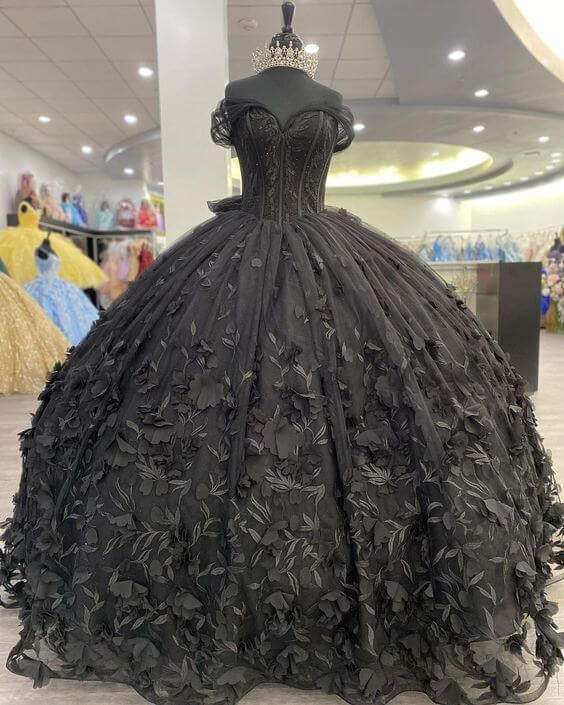 Vestido de quinceañera negro de encaje