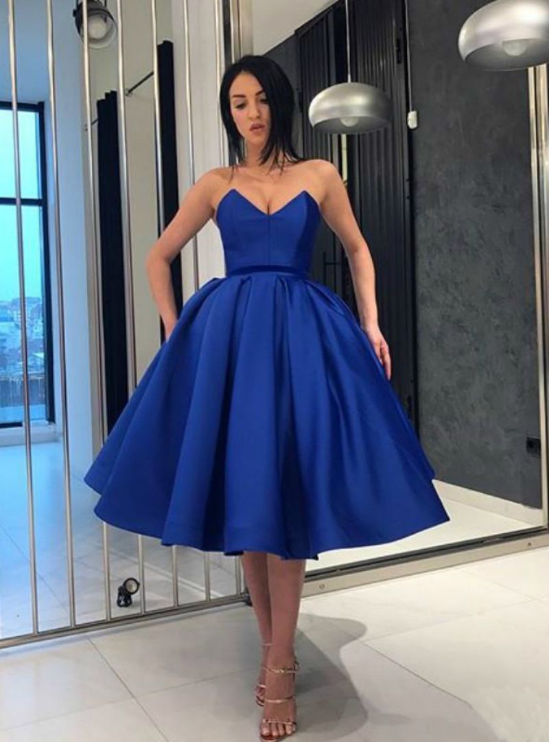 Vestidos de invitada de boda de raso azul real