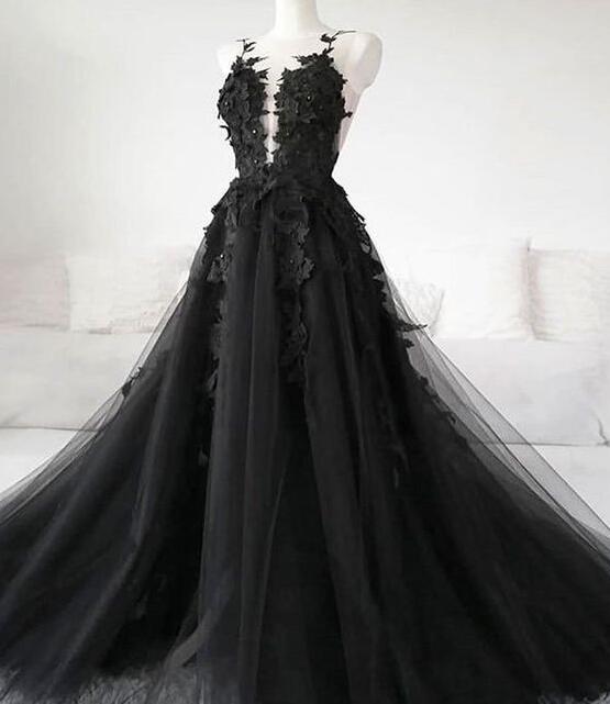 sexy-black-lace-gothic-wedding-dresses-tulle-backless-with-veil-free-mychicdress