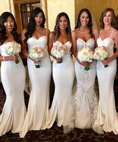 Vestidos de dama de honor blancos con tirantes finos