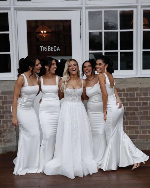 Vestidos de dama de honor de satén blanco Vestido de invitados de boda hasta el suelo cuadrado de sirena