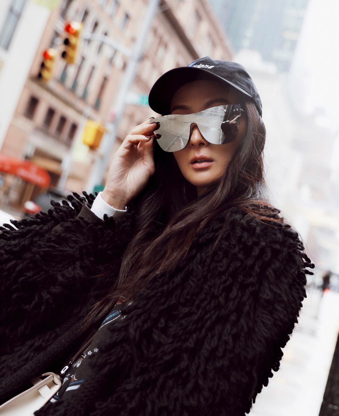 Aimee Sun 孫芸芸 wears REVE by RENE x Moiselle collection sunglasses