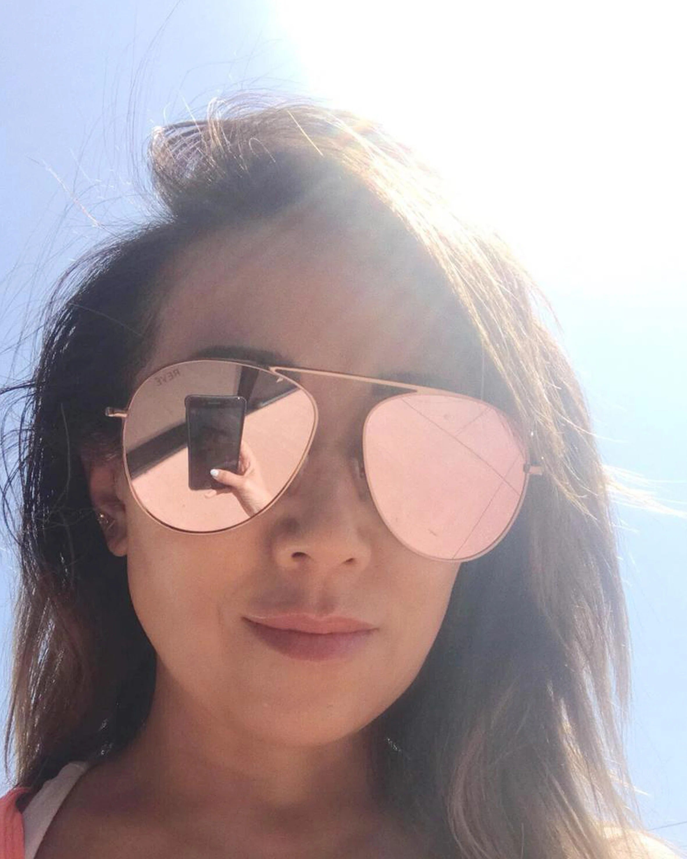 Tina Craig 陳尚婷 wears REVE by RENE glimpse sunglasses in rosegold